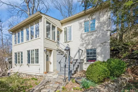 54 Deerfield Rd, Lewisboro, NY 10536