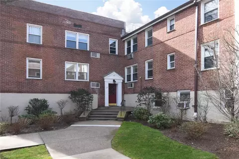 320 Palmer Ter #2C, Mamaroneck, NY 10543