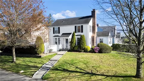 2 Laurel Pl, Eastchester, NY 10709