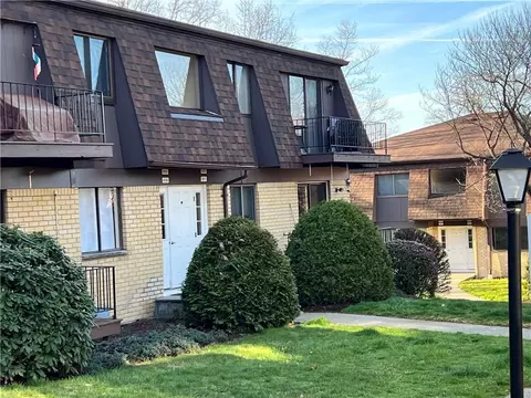 809 Cherry Hill Dr, Arlington, NY 12603