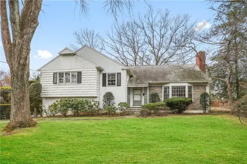 282 Mamaroneck Rd, Scarsdale, NY 10583