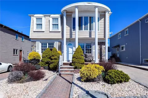 11 Rockville Ave, Staten Island, NY 10314
