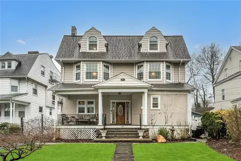 217 Woodland Ave, New Rochelle, NY 10805