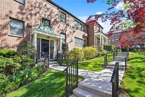 81 Beacon Hill Dr #B-27, Greenburgh, NY 10522