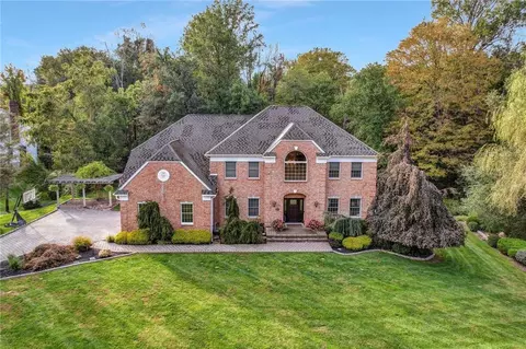 7 Golden Rd, Ramapo, NY 10901