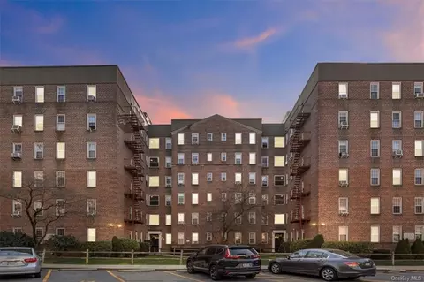 754 Bronx River Rd #B15, Yonkers, NY 10708