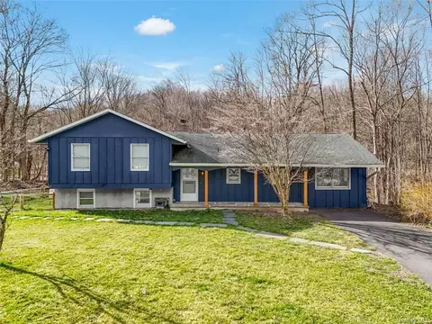 10 Millbrook Rd, New Paltz, NY 12561