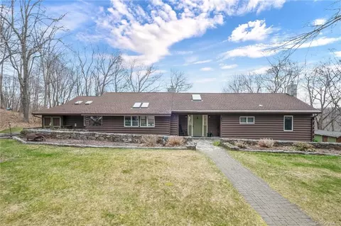 66 Bear Hill Rd, Patterson, NY 12563