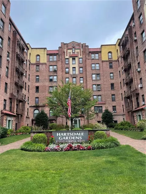 37 N Central Ave #4H, Greenburgh, NY 10530