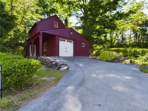 541 Winterton Rd, Mamakating, NY 12721