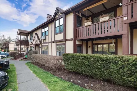 473 Sierra Vista Ln, Clarkstown, NY 10989