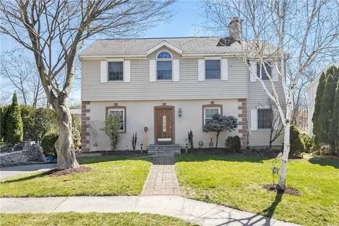 23 Bentay Dr, Harrison, NY 10528