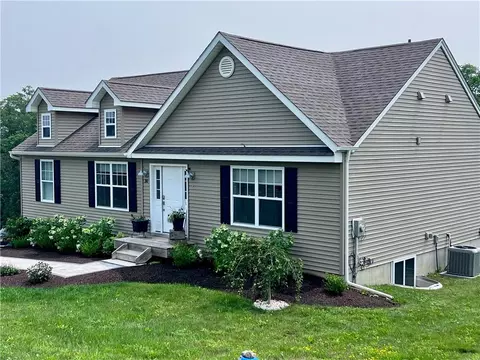30 Cameron Ct, Marlboro, NY 12542