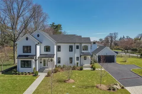 1404 Roosevelt Ave, Pelham, NY 10803