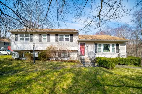 316 Hawleys Corners Rd, Lloyd, NY 12528