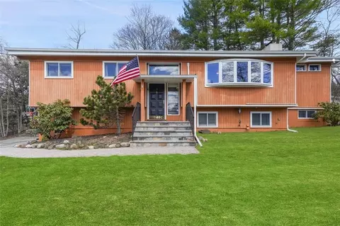 4 Lake Rd, Cortlandt, NY 10567