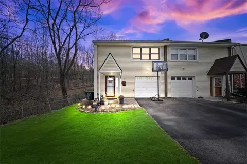 56 Fitzgerald Ct, Monroe, NY 10950