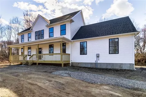 241 Martin Rd, Beekman, NY 12540