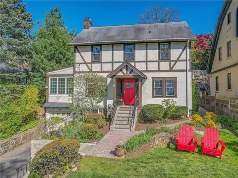 54 Young Ave, Pelham, NY 10803