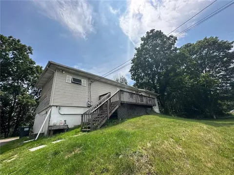 430 Vineyard Ave, Lloyd, NY 12528