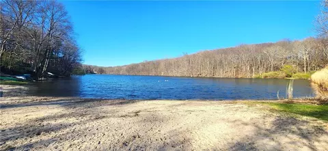 49 Hatfield Rd, Mahopac, NY 10541
