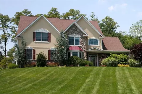 41 Saint Andrews Ln, East Fishkill, NY 12533