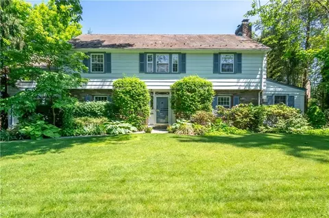 15 Interlaken Dr, Eastchester, NY 10709