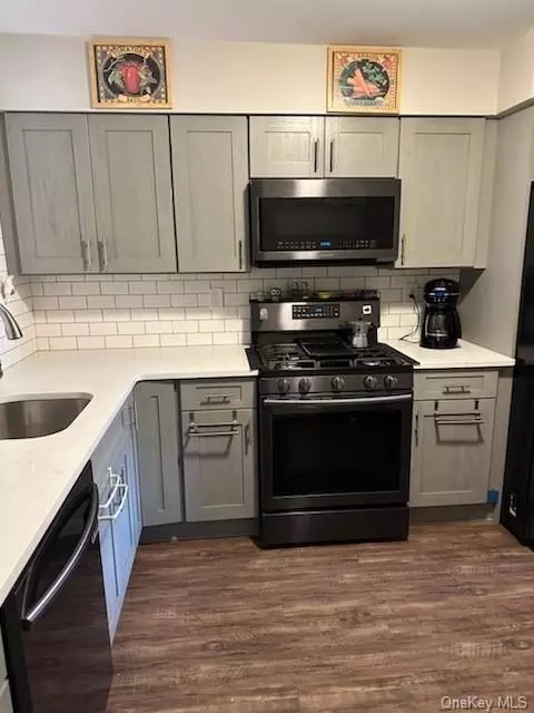 431 Country Club Ln, Pomona, NY 10970
