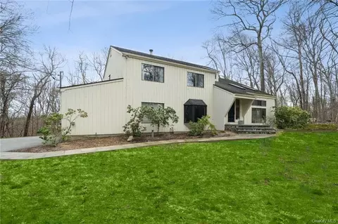 11 Davids Ln, Pound Ridge, NY 10576