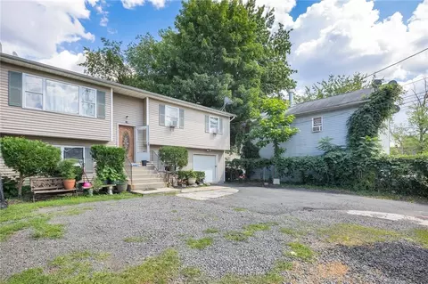 10 Johnson St, Ramapo, NY 10977