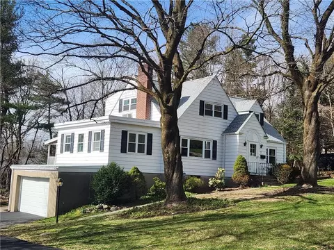 7 Justamere Dr, Ossining, NY 10562