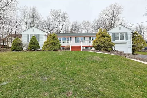 15 Hillside Ave, Monroe, NY 10950