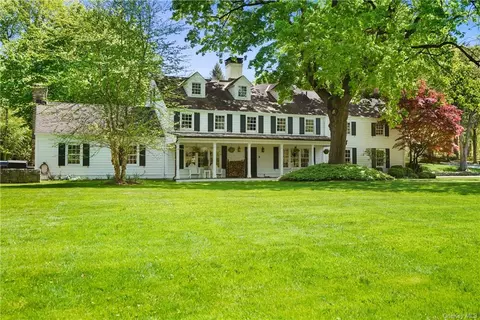 268 Succabone Rd, Mount Kisco, NY 10549