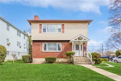 45 Ashland St, New Rochelle, NY 10801