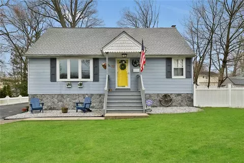 24 Fredric St, Clarkstown, NY 10954