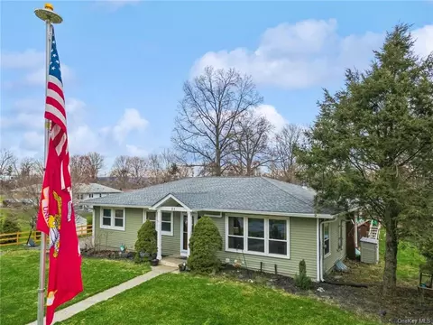 51 Dogwood Ln, Beacon, NY 12508