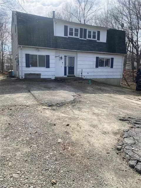 11 Freezer Rd, Wallkill, NY 10941