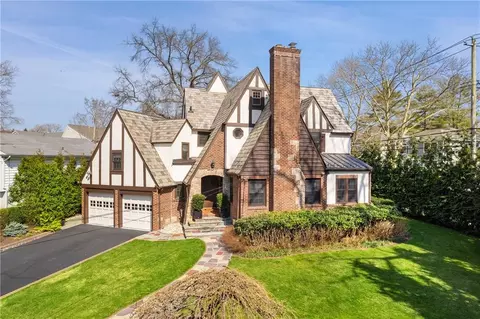 39 Carthage Rd, Scarsdale, NY 10583