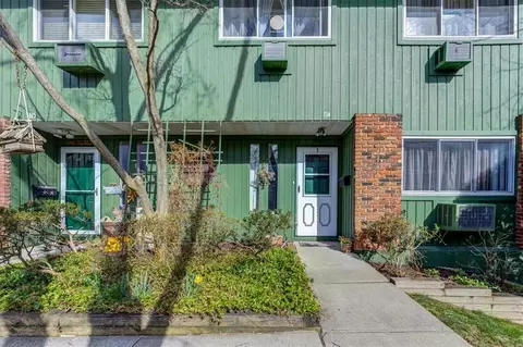 114 Coachlight Sq #114, Cortlandt, NY 10548