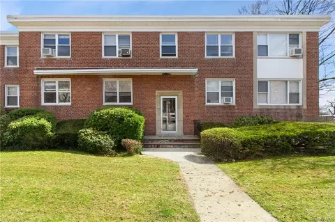 24 Keogh Ln #1B, New Rochelle, NY 10805