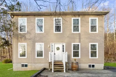 620 Depot Hill Rd, Beekman, NY 12570