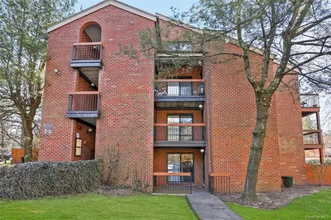 14 Bronxville Glen Dr #3-19, Yonkers, NY 10708