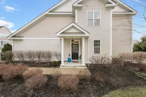 7 High Ridge Ln, Wallkill, NY 10940