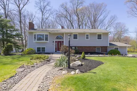 31 N Edsall Ave, Clarkstown, NY 10954