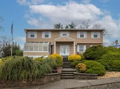 17 Ethan Allen Ct, Orangetown, NY 10962