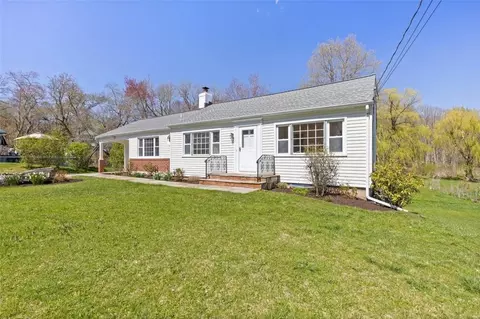 2126 Brookside Ave, Yorktown, NY 10598