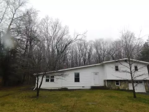 153 Hawleys Corners Rd, Lloyd, NY 12528