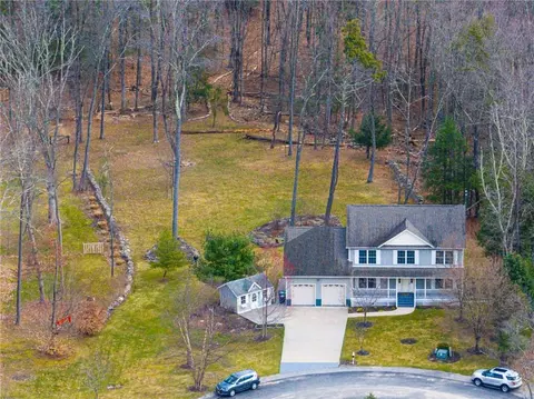 15 Tall Oaks Ln, Mount Hope, NY 10963