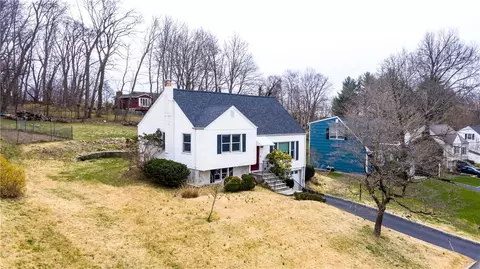 12 Haymont Ter, Briarcliff Manor, NY 10510