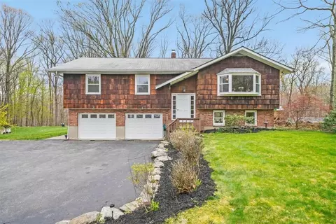 40 N 1st St, Cortlandt, NY 10567